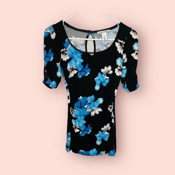 White House Black Market Tops - White House Black Market Floral Top